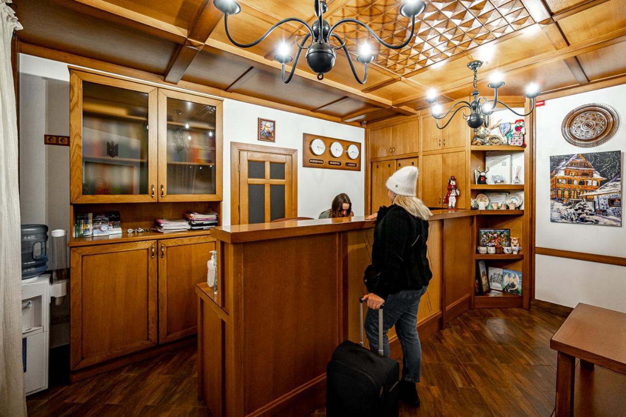 Tatariv Deluxe Exterior photo
