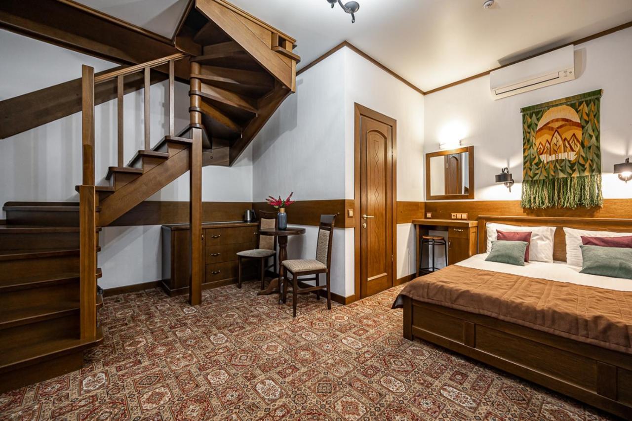 Tatariv Deluxe Exterior photo